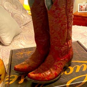 COPY - Red with tan flowers Old Gringo size 8 women’s western boots